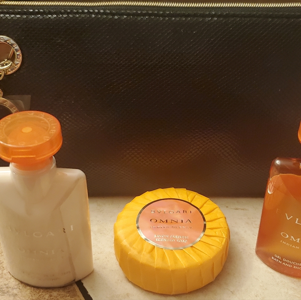 Bvgari makeup travel case with 3 pc set new